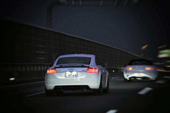 高速の電光掲示板に取り締まり中の表示がされる ルーレット族 ってなに Web Cartop の写真 自動車情報サイト 新車 中古車 Carview