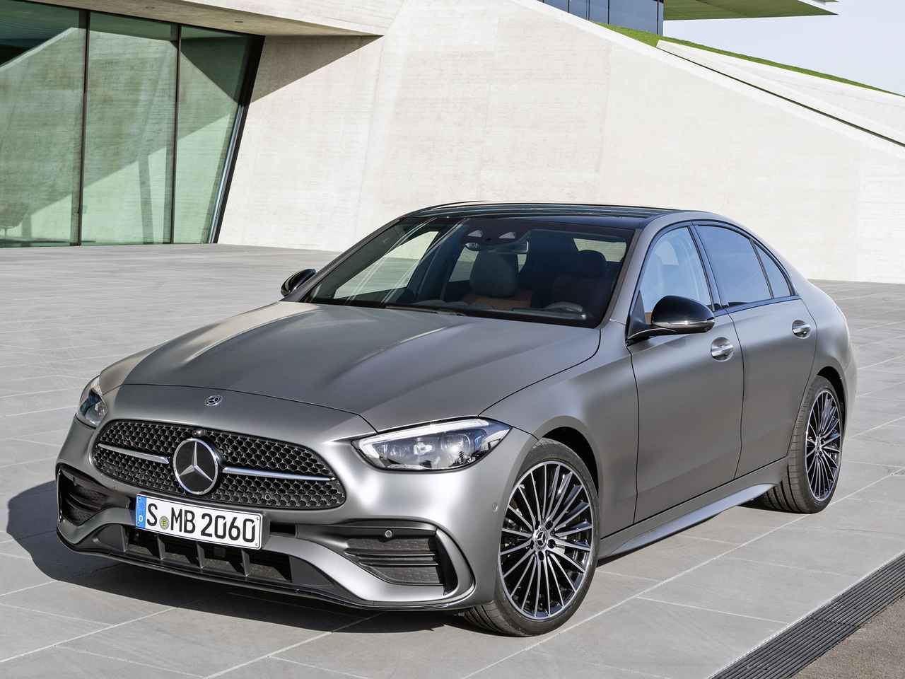 小さなsクラス メルセデス ベンツ 新型cクラスをワールドプレミア より大きく 豪華になった Webモーターマガジン 自動車情報サイト 新車 中古 車 Carview
