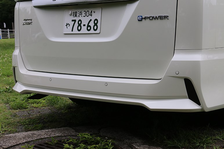 日産セレナe-POWERはミニバンながら運転も楽しめるドライバーズカー。値引き交渉の健闘を祈る