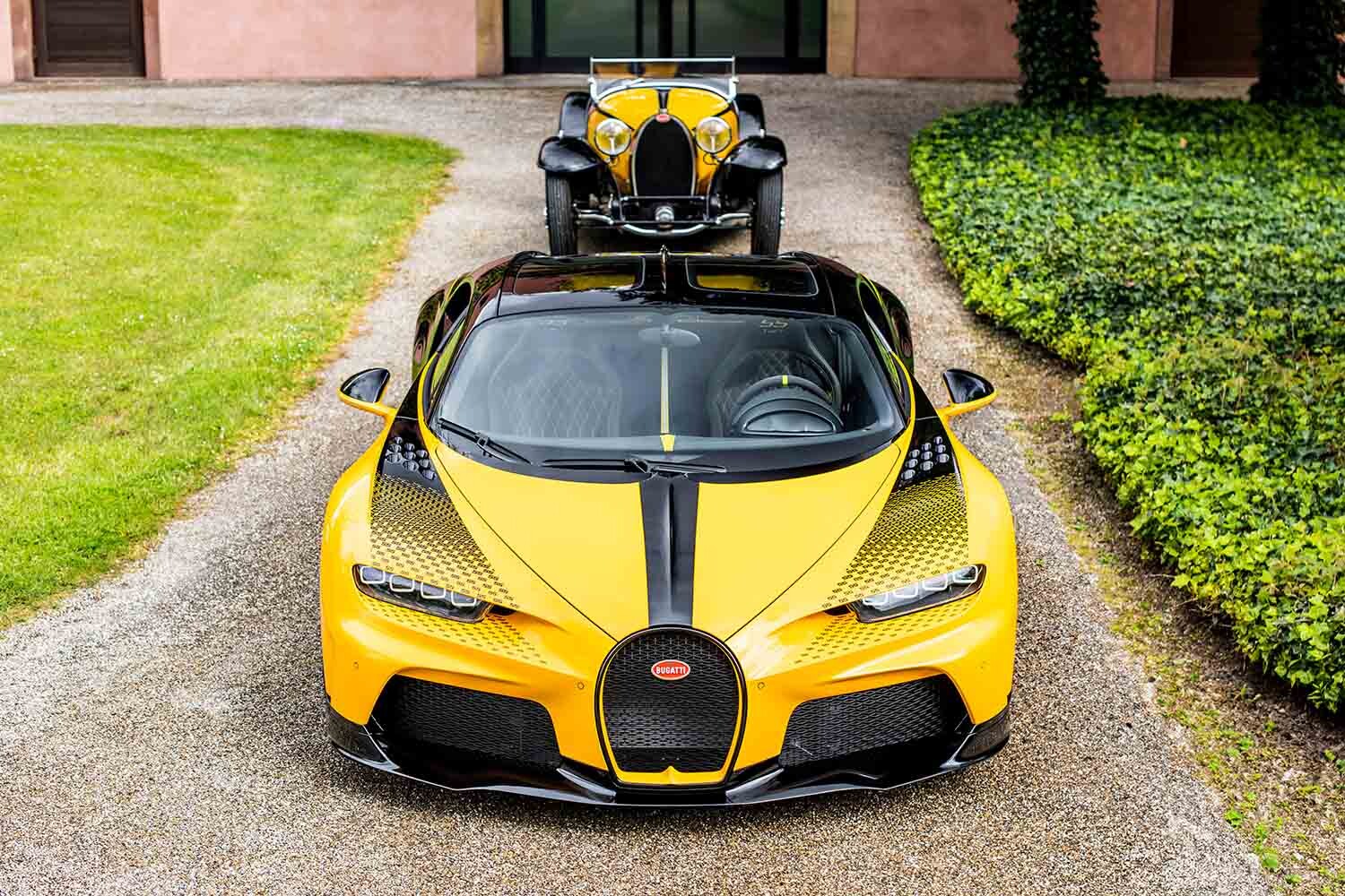 世界に1台！ ブガッティ「シロン スーパースポーツ」に「55 1of1」を