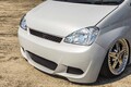 コンパクトなダイハツ「ミラ」で驚愕の着地スタイルを実現！ オリジナル加工を施したエアロにも注目です
