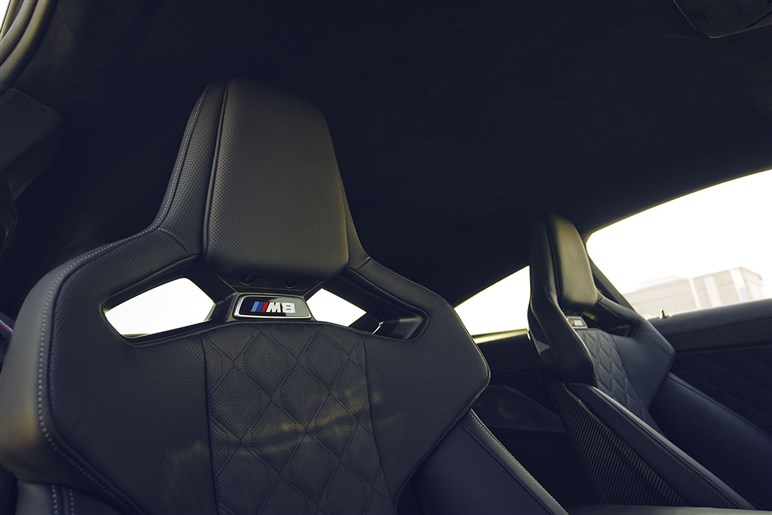 BMWが“謎のコンセプトカー”を予告。7000万円超「スカイトップ」の追加仕様か…「ヴィラ・デステ」で公開へ