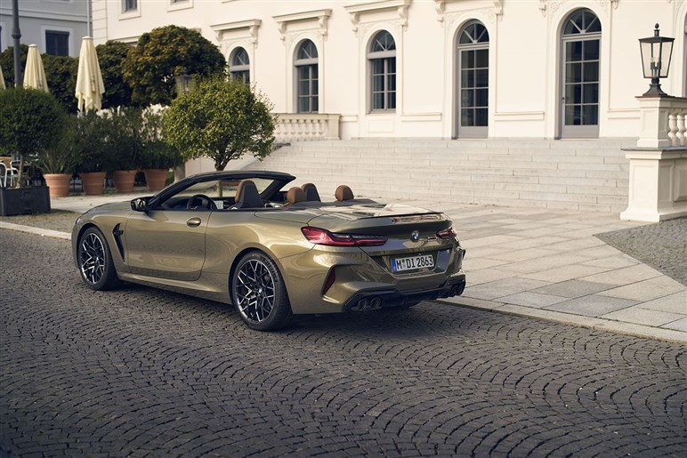 BMWが“謎のコンセプトカー”を予告。7000万円超「スカイトップ」の追加仕様か…「ヴィラ・デステ」で公開へ