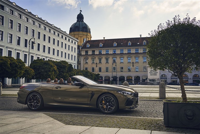 BMWが“謎のコンセプトカー”を予告。7000万円超「スカイトップ」の追加仕様か…「ヴィラ・デステ」で公開へ