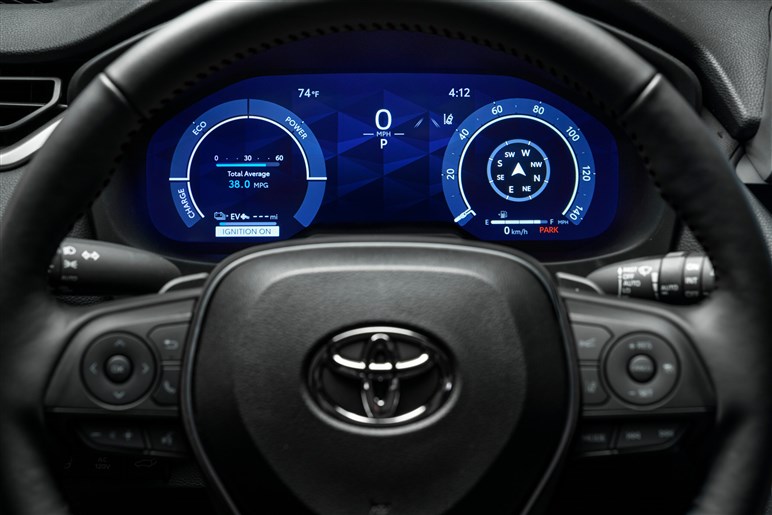 【明日発表】新ハンマーヘッドライトが見えた！ 新型「RAV4」の追加イメージが公開。GR仕様も設定か!?