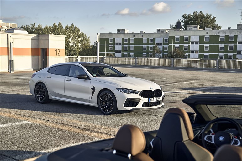 BMWが“謎のコンセプトカー”を予告。7000万円超「スカイトップ」の追加仕様か…「ヴィラ・デステ」で公開へ