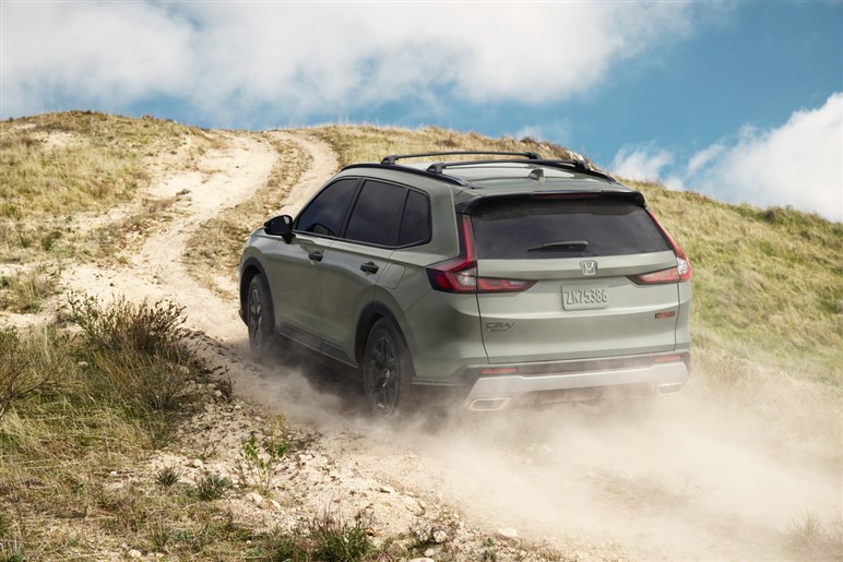 【明日発表】新ハンマーヘッドライトが見えた！ 新型「RAV4」の追加イメージが公開。GR仕様も設定か!?