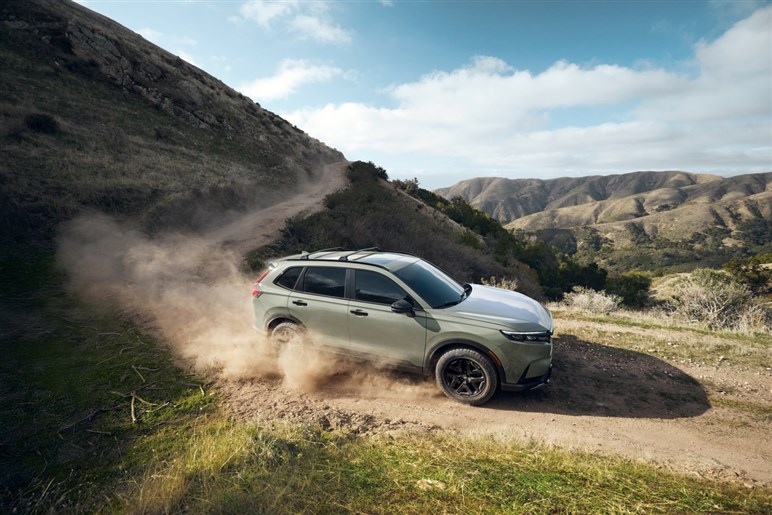 【明日発表】新ハンマーヘッドライトが見えた！ 新型「RAV4」の追加イメージが公開。GR仕様も設定か!?