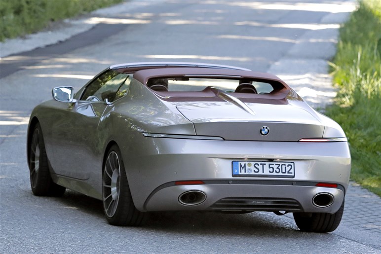 BMWが“謎のコンセプトカー”を予告。7000万円超「スカイトップ」の追加仕様か…「ヴィラ・デステ」で公開へ