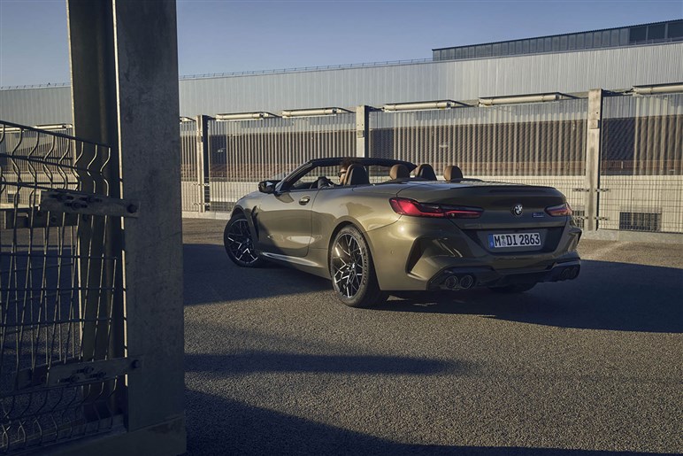 BMWが“謎のコンセプトカー”を予告。7000万円超「スカイトップ」の追加仕様か…「ヴィラ・デステ」で公開へ