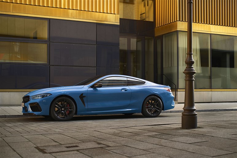 BMWが“謎のコンセプトカー”を予告。7000万円超「スカイトップ」の追加仕様か…「ヴィラ・デステ」で公開へ