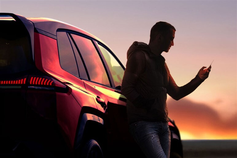 もはや“ランクルの弟”的な立ち位置に。新型「RAV4」世界初公開直前…デザインやスペックの注目点とは？