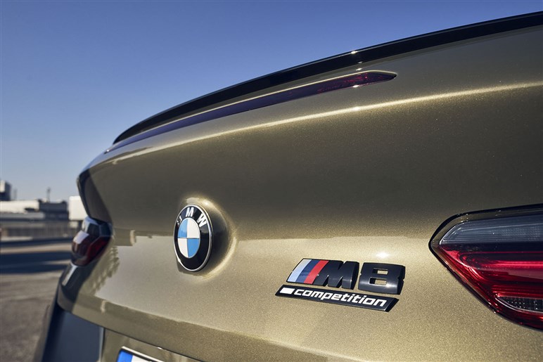 BMWが“謎のコンセプトカー”を予告。7000万円超「スカイトップ」の追加仕様か…「ヴィラ・デステ」で公開へ