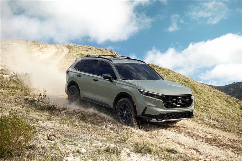 【明日発表】新ハンマーヘッドライトが見えた！ 新型「RAV4」の追加イメージが公開。GR仕様も設定か!?