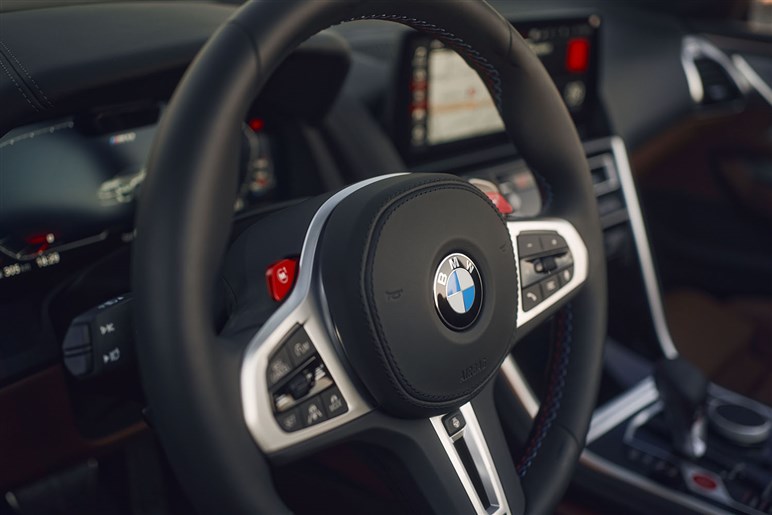 BMWが“謎のコンセプトカー”を予告。7000万円超「スカイトップ」の追加仕様か…「ヴィラ・デステ」で公開へ