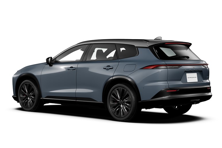 もはや“ランクルの弟”的な立ち位置に。新型「RAV4」世界初公開直前…デザインやスペックの注目点とは？