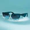 ボールドなラインと繊細なペイズリー柄で魅了するエトロ──夏がくる前に押さえておくべき、2025年のサングラス&アイウェア