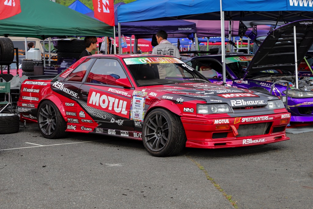 最先端ドリフト技術が詰め込まれたr31スカイライン ドライバーはなんとラジドリ名人で22才の若手だった D1 Lights Web Option 自動車情報サイト 新車 中古車 Carview