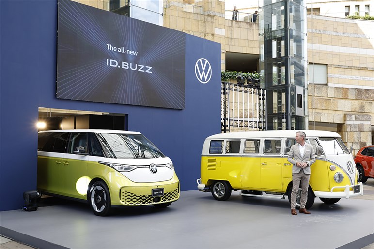 【アルファード超えの存在感】VWの新型ミニバン「ID.バズ」が日本予約開始。圧倒的センスで日本の風景を書き換えるか？