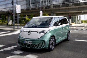 【アルファード超えの存在感】VWの新型ミニバン「ID.バズ」が日本予約開始。圧倒的センスで日本の風景を書き換えるか？
