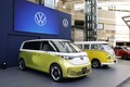 【アルファード超えの存在感】VWの新型ミニバン「ID.バズ」が日本予約開始。圧倒的センスで日本の風景を書き換えるか？