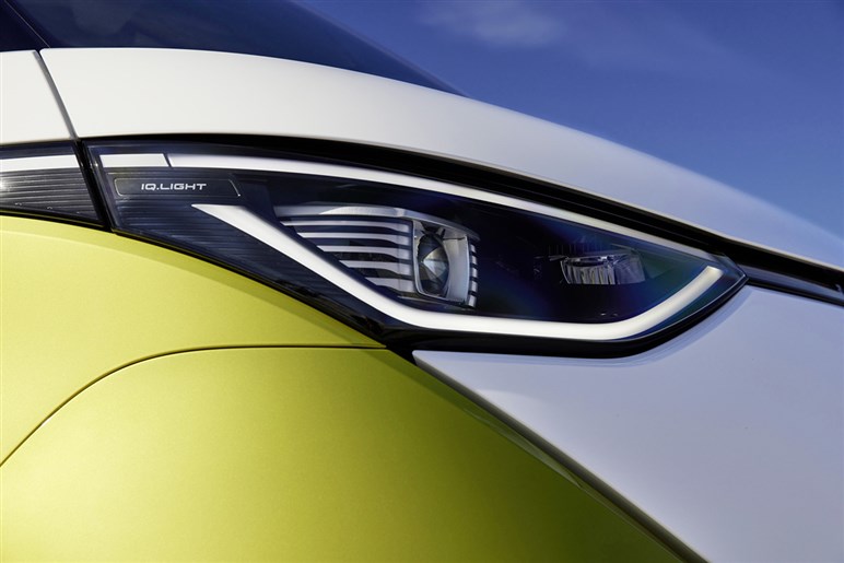 【アルファード超えの存在感】VWの新型ミニバン「ID.バズ」が日本予約開始。圧倒的センスで日本の風景を書き換えるか？