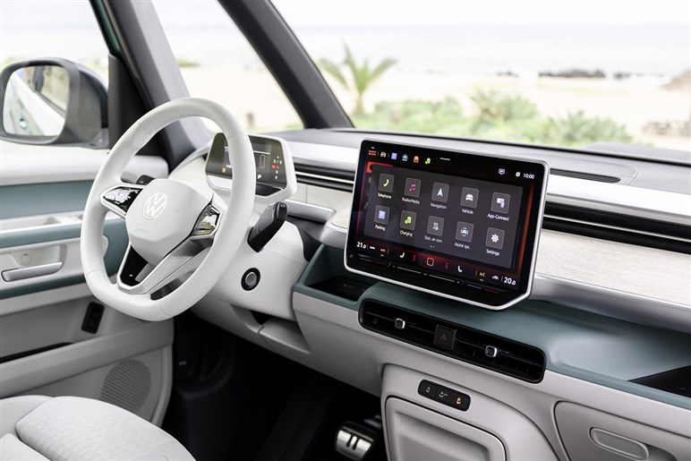 【アルファード超えの存在感】VWの新型ミニバン「ID.バズ」が日本予約開始。圧倒的センスで日本の風景を書き換えるか？