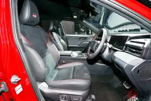 トヨタ新型「全長4.6mちょうどいいSUV」まもなく発売！ “7年ぶりの全面刷新”で｢GRスポーツ｣＆タフな“本格オフロード仕様”など｢3タイプ｣用意！ メーカー初の「画期的機能」も採用の新たな「RAV4」とは？