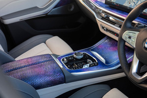 BMW X7に日本の伝統工芸を注ぎ込んだ第2弾「X7錦ラウンジ」を発表