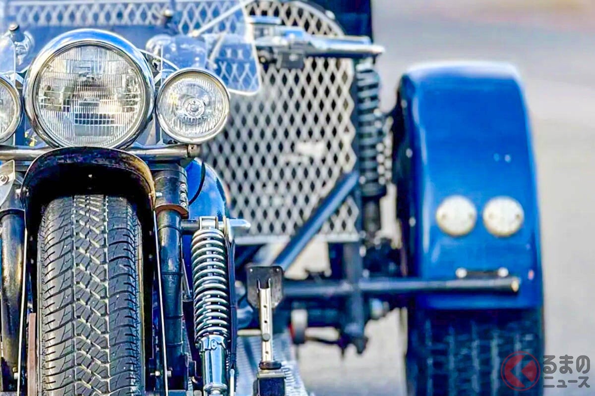 スバル「インプレッサ」エンジン搭載の「トライク」!? 2.2リッター水平対向「4気筒」×４MT搭載でめちゃ楽しそう！ 魔改造の「斬新モデル」米国のオークションで落札