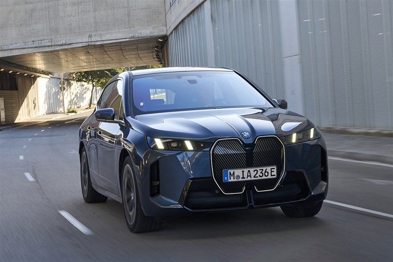 生産終了と噂のBMW「XM」後継はSUV版“スピードトップ”か。ベースはカイエン超えサイズの中国産大型SUVってマジ？