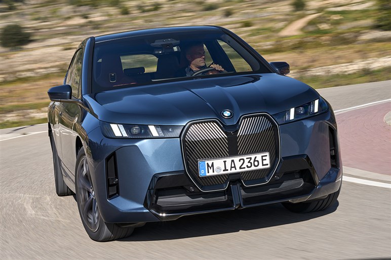 生産終了と噂のBMW「XM」後継はSUV版“スピードトップ”か。ベースはカイエン超えサイズの中国産大型SUVってマジ？