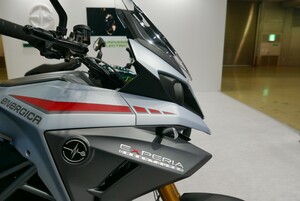 バイク界のテスラになれるか？ イタリア、エネルジカの電動バイク「EXPERIA」は航続距離420kmを実現も、価格もスゴイ！【東京MCS2024】