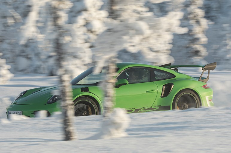 自然吸気エンジン911の最高峰、新型911 GT3 RS登場。0-100km/h加速3.2秒