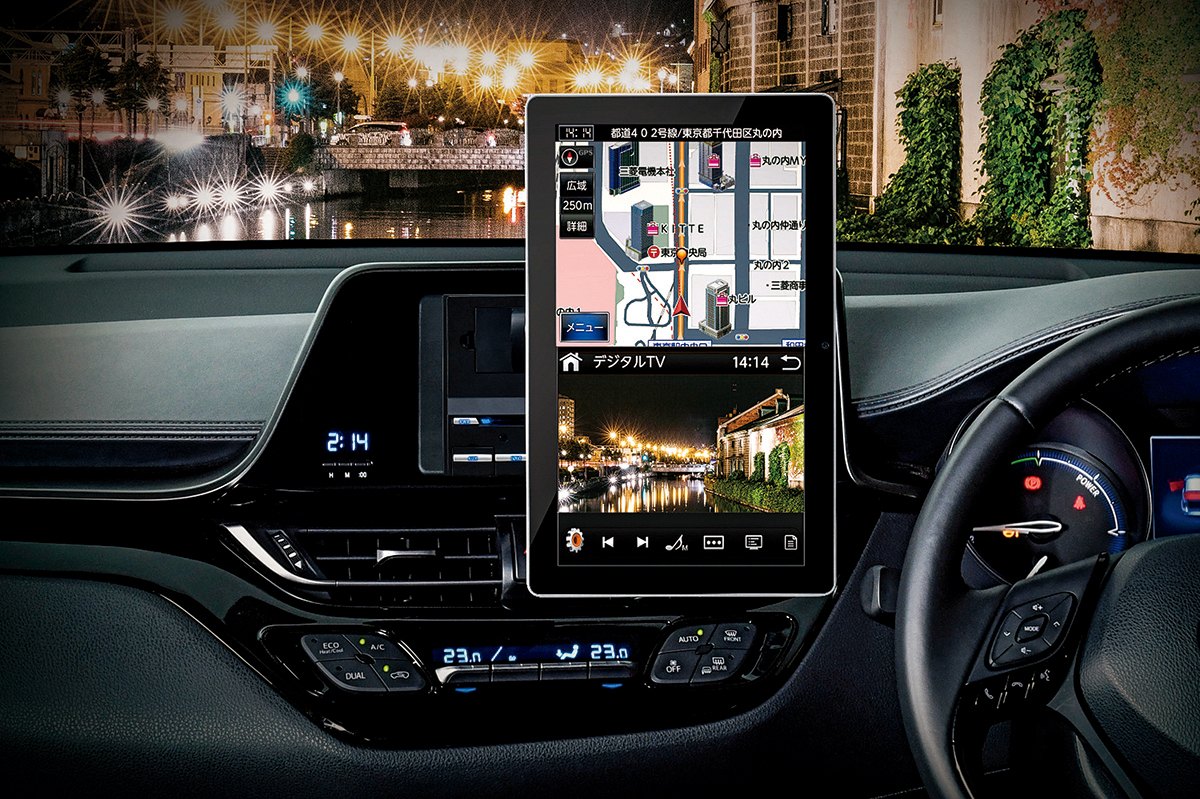 縦にも回転できる10型大画面ナビをオートバックスで先行販売 Auto Messe Web の写真 自動車情報サイト 新車 中古車 Carview