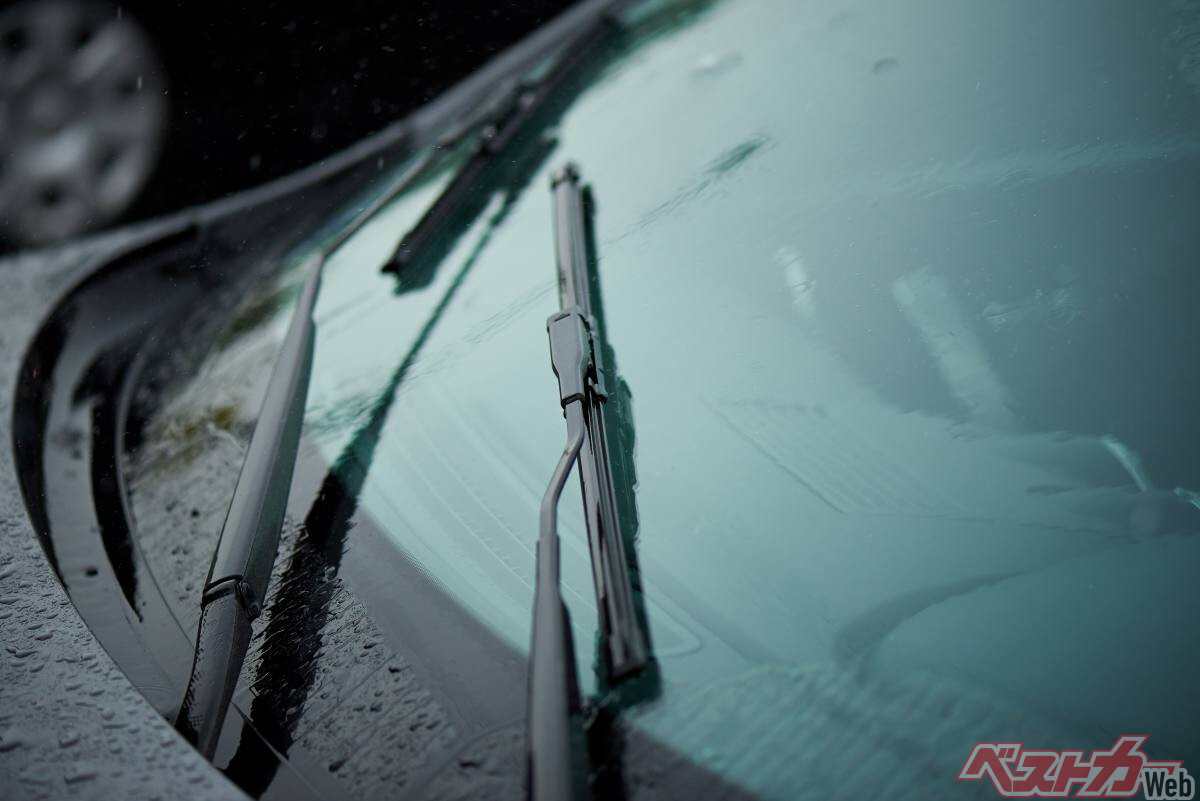 歴史が深すぎる!!　1903年から大活躍のワイパー！　100年以上経っても同じ形で進歩はないの？