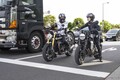 絶対に地面に足を着かなきゃ違反になる!? バイクで一時停止する際の決まりを徹底解説