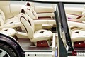 【米国】「6ドア・6人乗り」!? 日産の「“和風”高級SUV」がスゴすぎた！ 斬新「“パカッ”とドア」もカッコいいコンセプト「インフィニティ クラーザ」とは