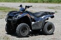 ドリフト走行も楽しめるパワフルで遊べる乗り物! カワサキの新型ATVに試乗 レーシングライダー石塚健の市販車インプレッション