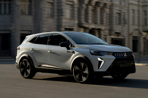 三菱自動車が欧州向けの新型コンパクトSUV「グランディス」を公開、HEVとMHEVをラインアップ
