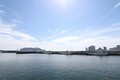 美味しいアジフライを求めて走る旅　腰越漁港「朝どれフライ販売所」は江の島が大きく見える場所だった
