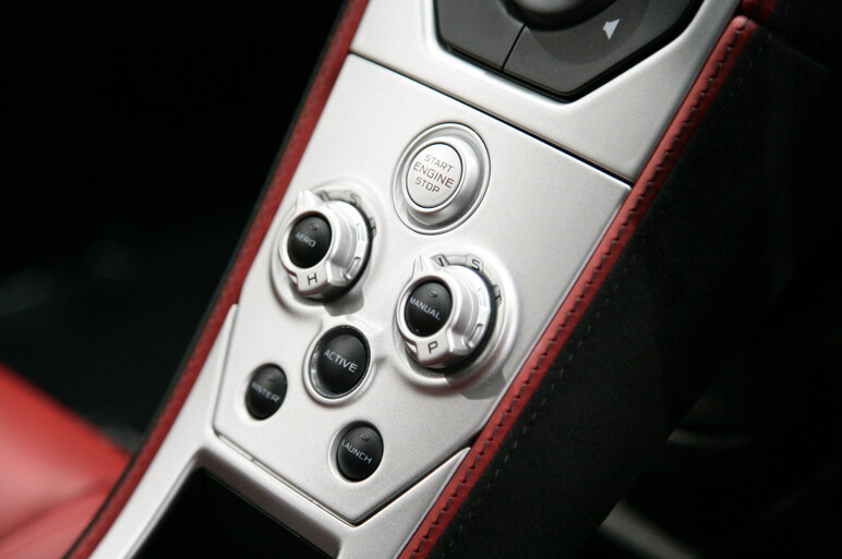 マクラーレン東京　MP4からセナのマシンまで