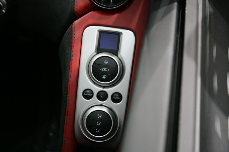 マクラーレン東京　MP4からセナのマシンまで