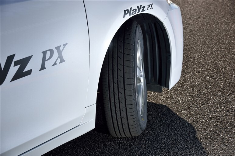 ブリヂストン新型プレイズに試乗。マイルドな操縦性と静かさで疲れにくい印象