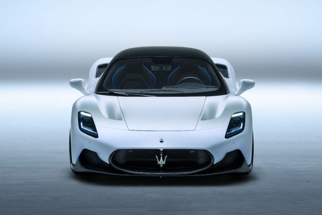Mc12の後継車種 マセラティmc 世界初公開 V6ツインターボ搭載で最速325キロ Autosport Web 自動車情報サイト 新車 中古車 Carview