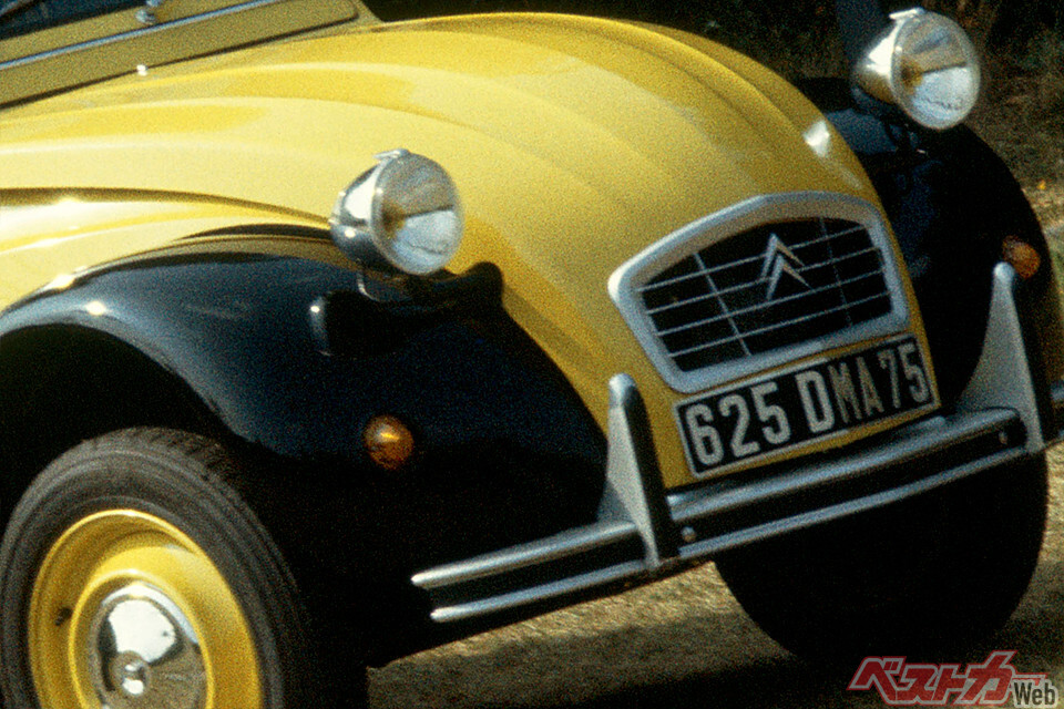 最近は小さなクルマが流行!?　クセ強めが味わい深いフランスの「国民車」今昔