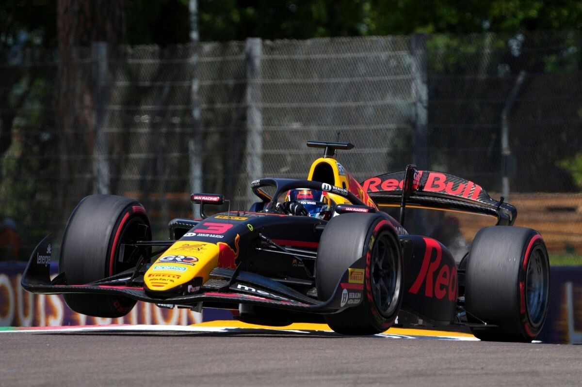 多重クラッシュ2度発生のサバイバル戦！　レッドブル育成マルティが優勝。宮田莉朋8位｜FIA F2シュピールベルク スプリントレース