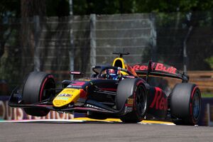 多重クラッシュ2度発生のサバイバル戦！　レッドブル育成マルティが優勝。宮田莉朋8位｜FIA F2シュピールベルク スプリントレース