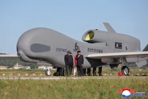 ロシア自爆ドローンにそっくり!?「北朝鮮オリジナル無人機たち」金総書記が“生産能力の拡充”を命令