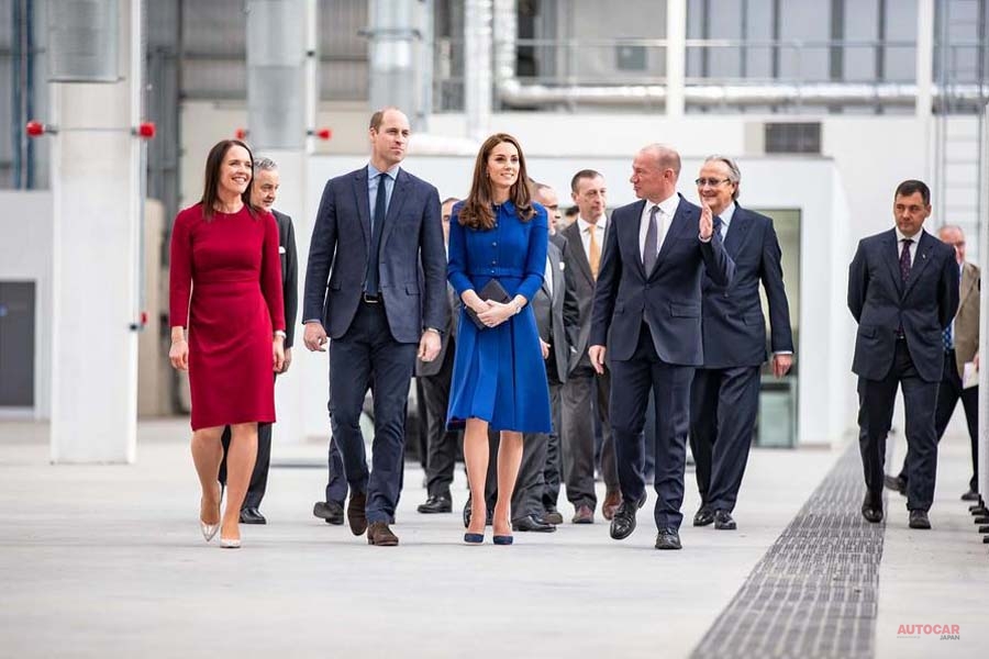 ケンブリッジ公爵夫妻　マクラーレン新生産拠点オープン式典に出席